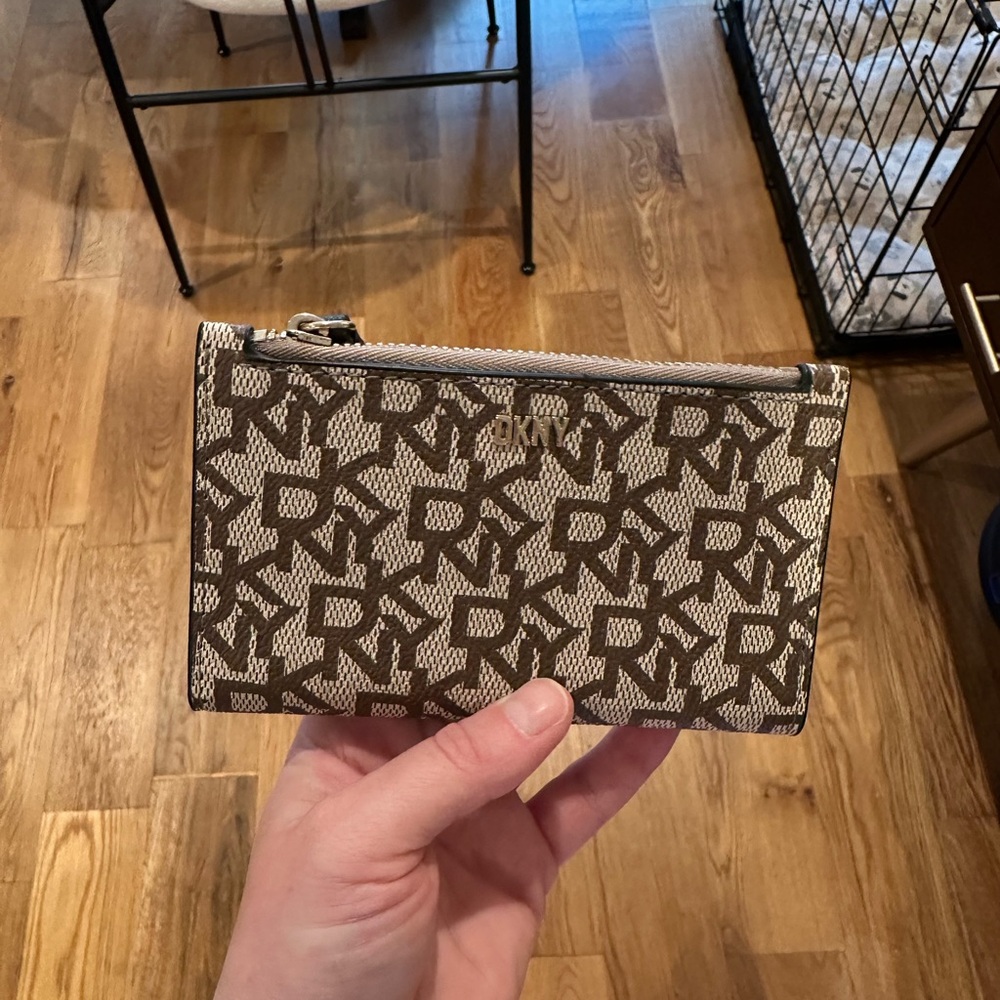 DKNY Black and Cream Logo ID/card wallet